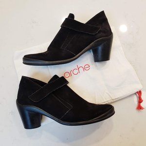 Arche black suede ankle booties (size 39)